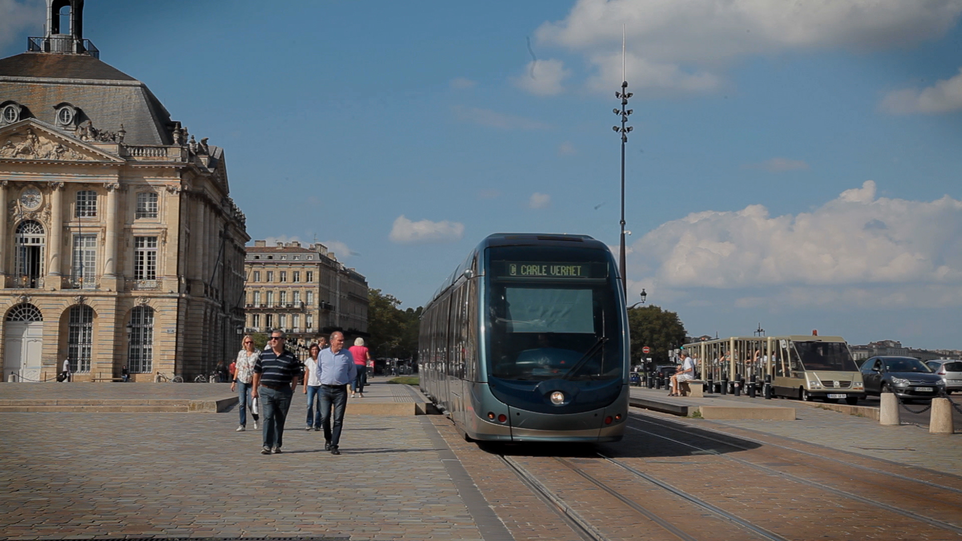 Tramway Ligne B - Cityscape